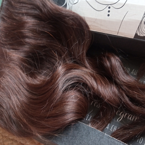 Irresistible Me Accessories - US Imported Remy Natural Hair Extensions